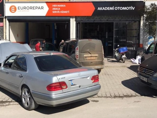 Akademi Otomotiv